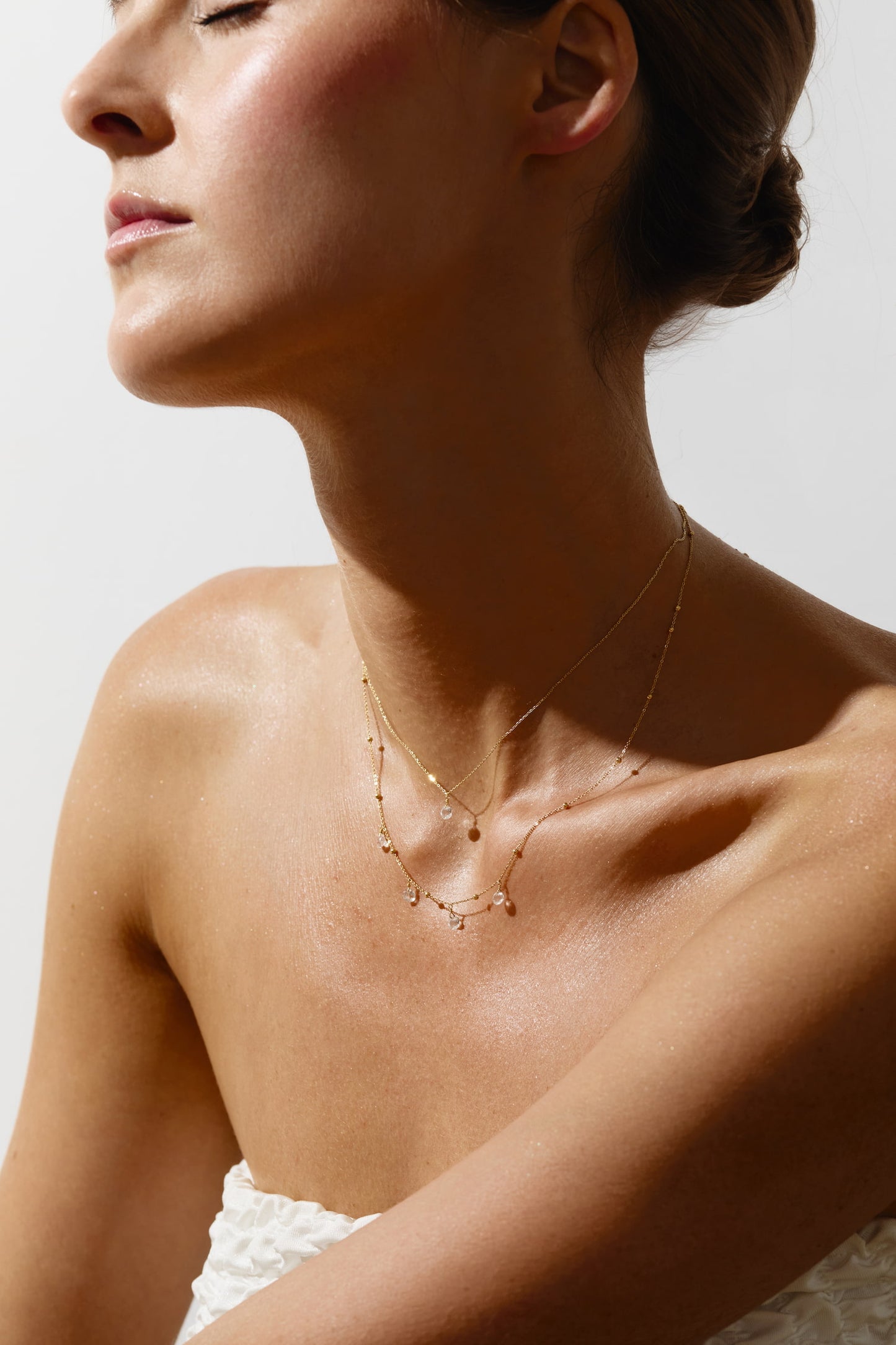 Liabelle 18K Goldkette mit 4 weißen Topasen