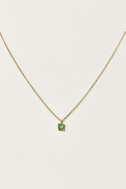 Kette aus 18K Gold mit einem Smaragd